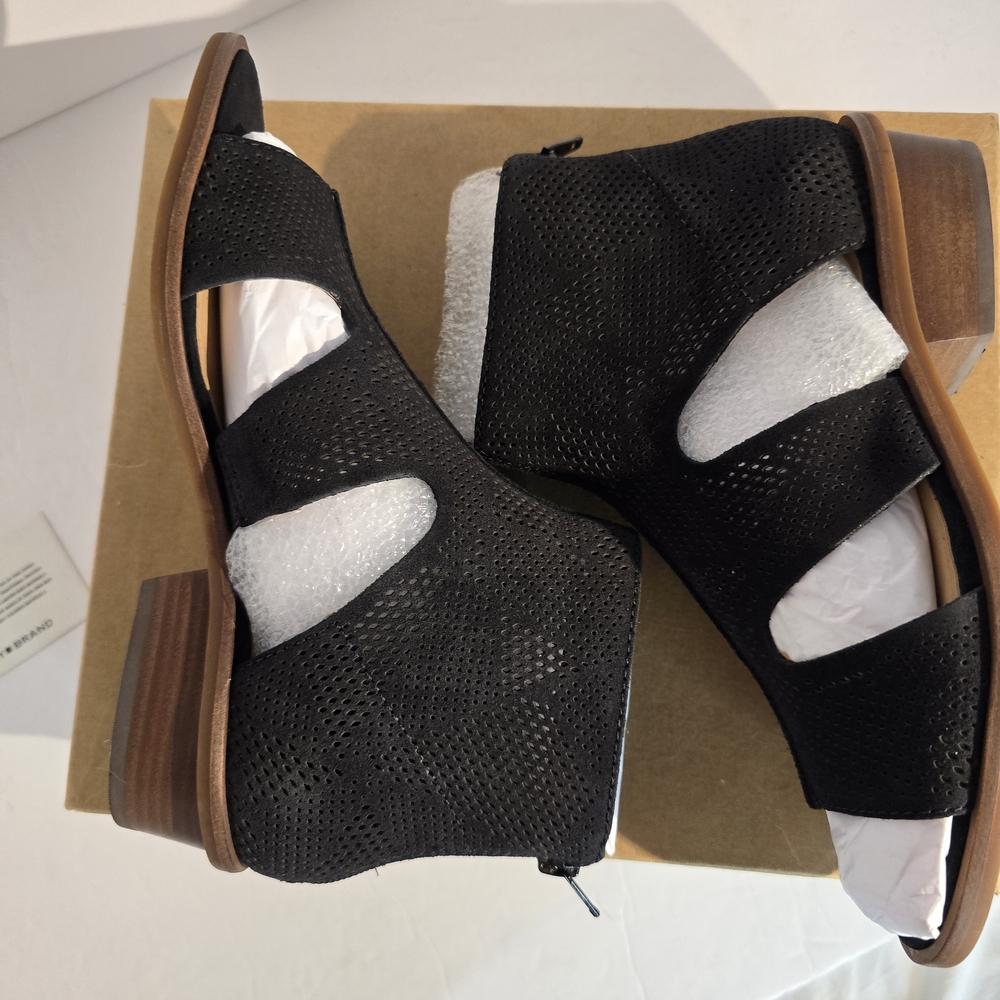 Lucky Brand Women's Ankle Boots - Picture 1 of 7